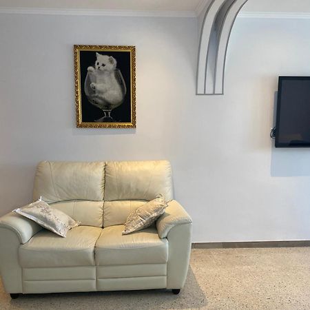 Shared Apartment! Piso Compartido! Общая Квартира! Seville Exterior photo